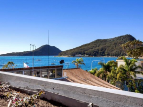Aura Apartments Unit 13 59 Shoal Bay Road
